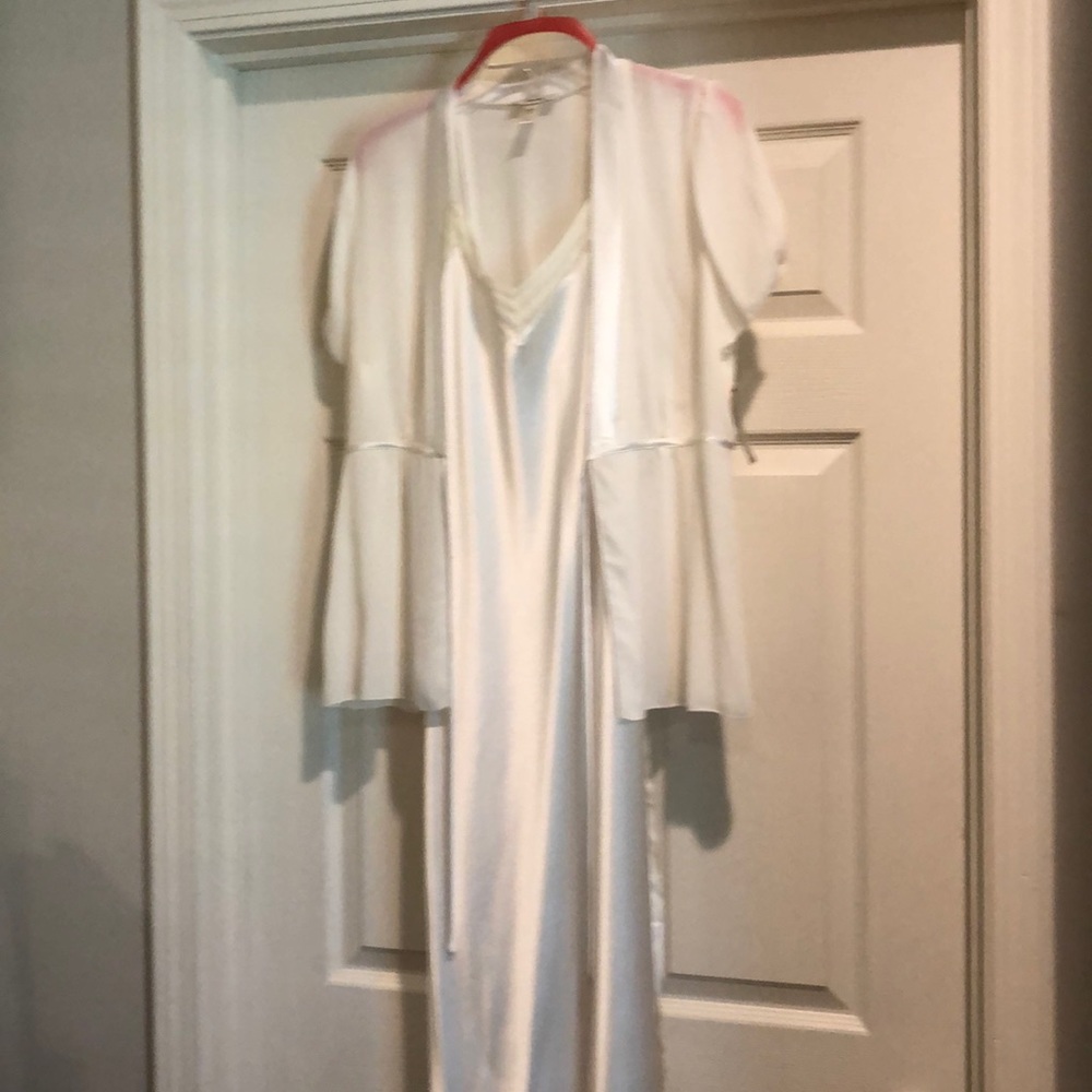 Vera Wang gown/robe